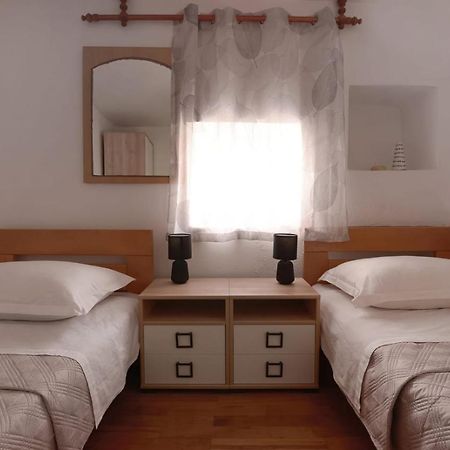 Sara Apartment Trogir Bagian luar foto